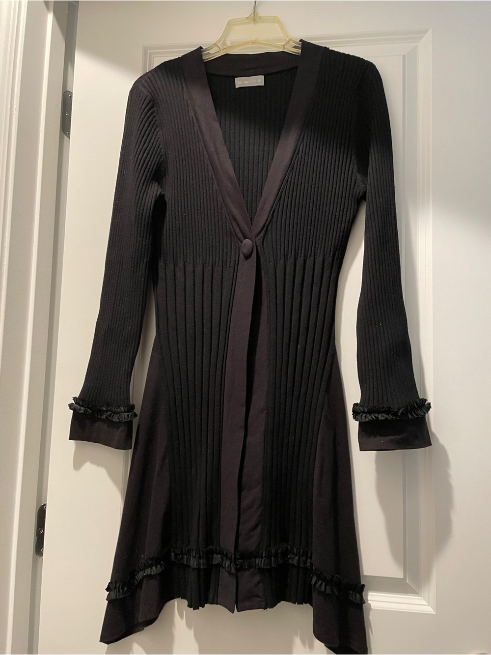 Per una Black Ribbed Knit DusterVest Size12 Whimsigoth Goth Ruffled Asymmetrical - Picture 7 of 13